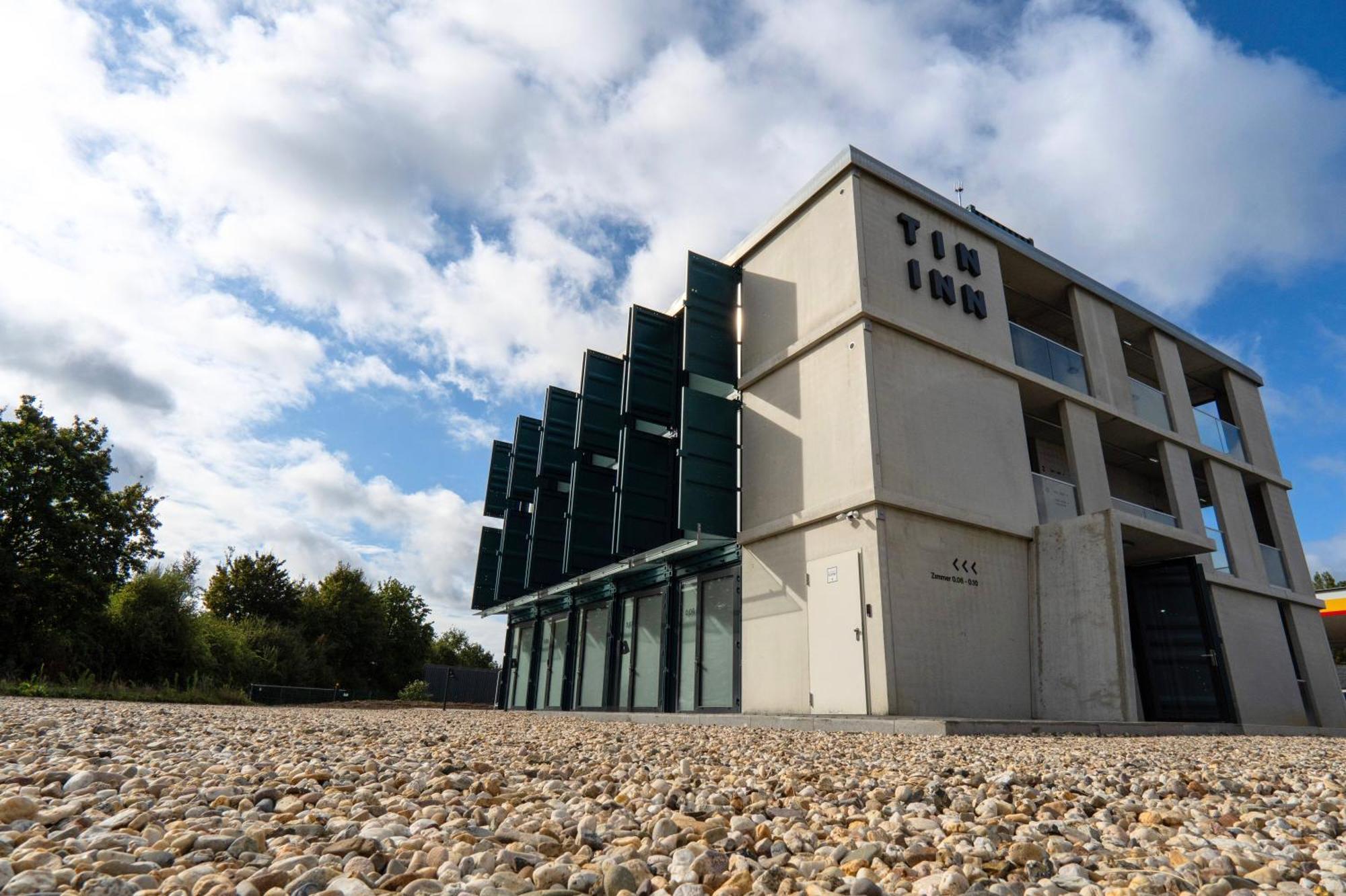 Tin Inn - Heinsberg - Das Hotel Aus Hochwertig Ausgebauten Ueberseecontainern 外观 照片
